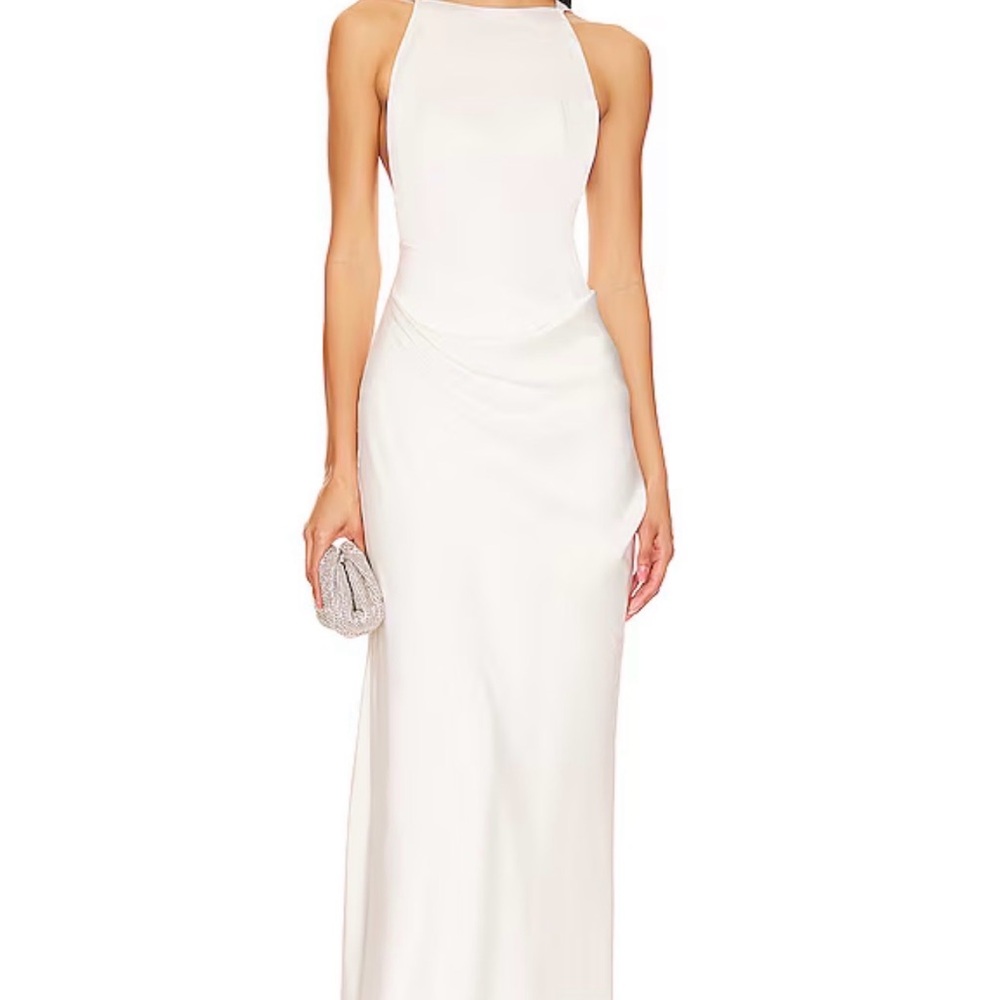 Elegant White Sleeveless Gown